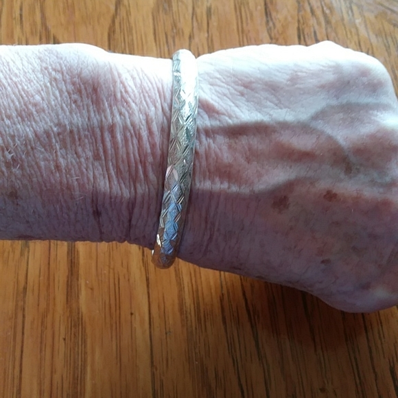 Sterling silver bangle bracelet - Picture 5 of 5